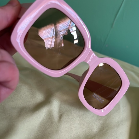 Oversized pink sunglasses - Picture 5 of 10